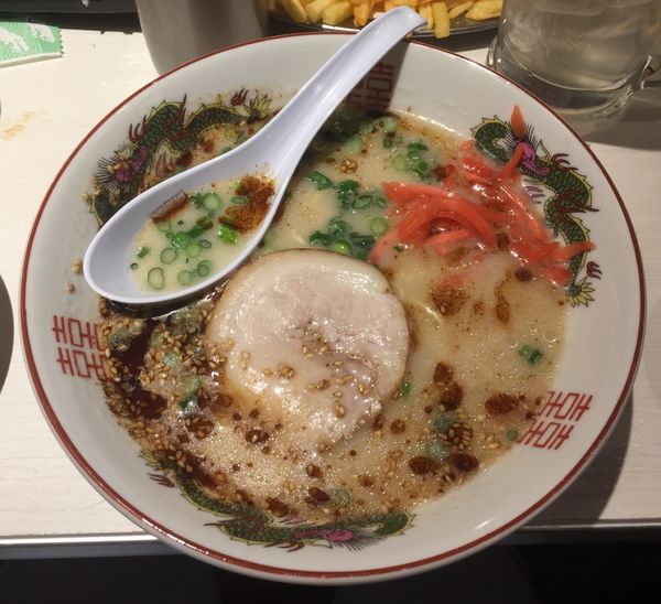 「屋台のとんこつラーメン」@屋台屋 博多劇場 御徒町店の写真