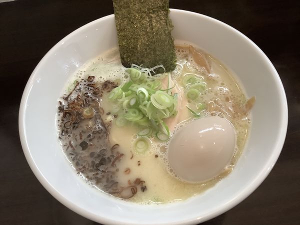 「鶏白湯ラーメン 780円 ＋ 味玉120円」@中華そば 馨の写真