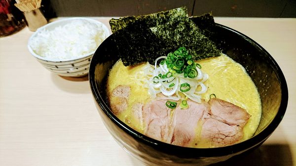 「【限定】玉子とじらーめん＋半ライス」@煮干しらぁめん 猫トラ亭の写真