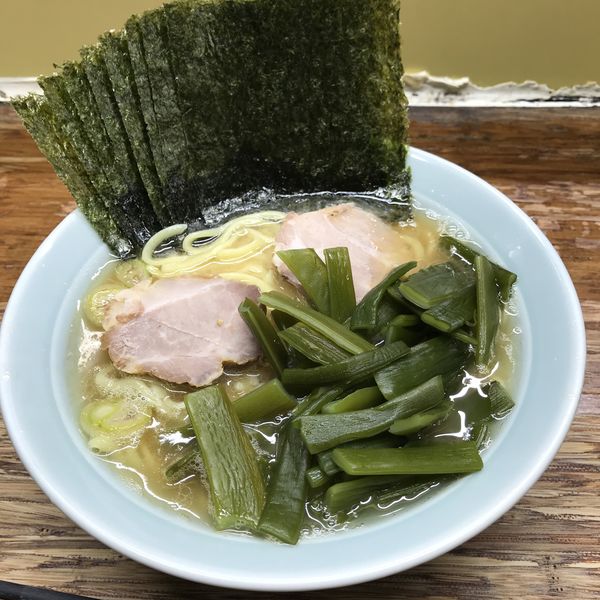 「ラーメン（￥700）＋海苔（￥100）＋クキワカメ（￥200」@まこと家の写真