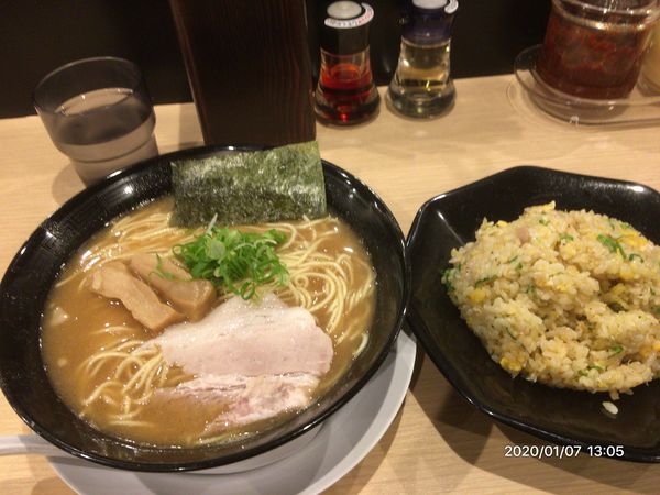 「特濃中華そば大盛＋小チャーハン」@特濃中華そば龍桜の写真