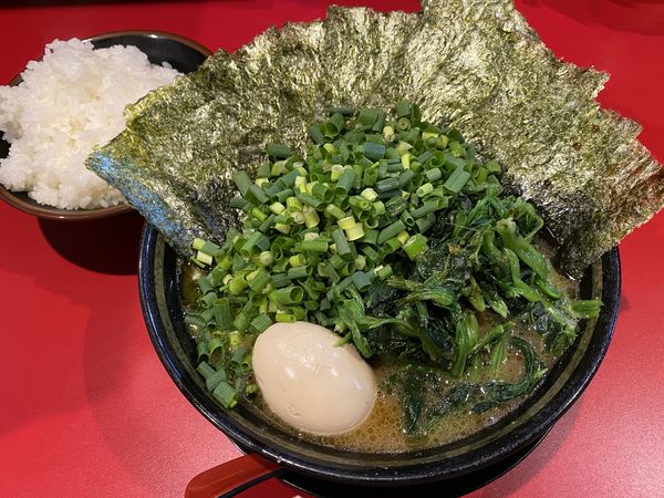 「特製ラーメン1100+法蓮草120＋ねぎ100＋ご飯(大)」@家系ラーメン 稲葉家の写真