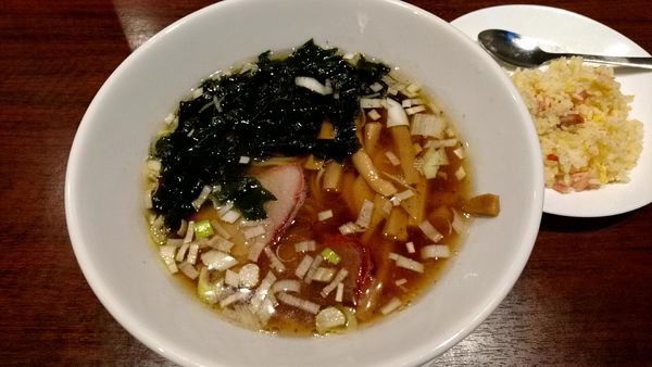 「ラーメン＋半炒飯_750円」@三九厨房 赤坂3号店の写真
