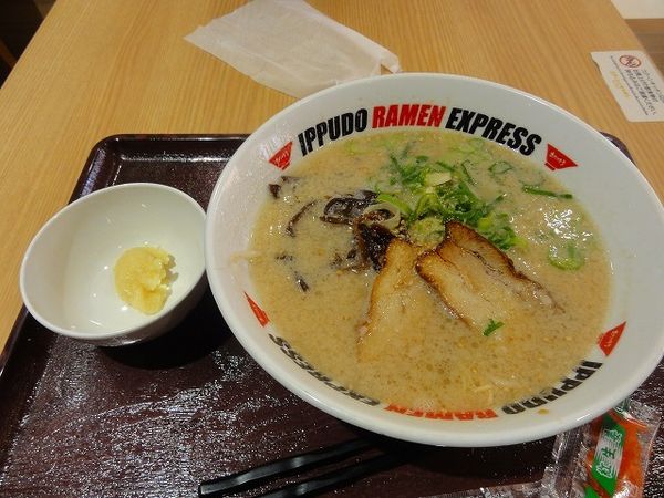 「博多流　とんこつ　　759円　バリカタ　ニンニク」@IPPUDO RAMEN EXPRESS さいたま新都心コクーン店の写真