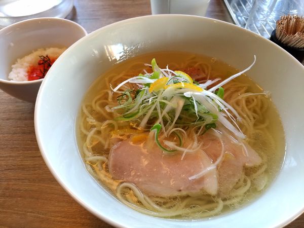 「塩そば（850円）＋漬け卵黄丼（50円）」@中華そば 和渦 TOKYOの写真