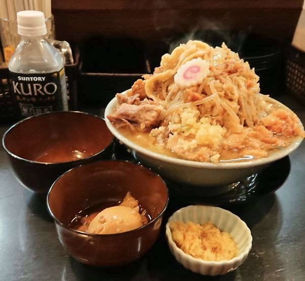 「豚増しラーメン(ちょい野菜ニンニク)生玉子＋とろり味玉＋生姜ダレ」@自家製麺 No11の写真
