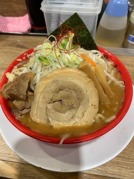 「味噌豚骨 930円　ブタ増しクーポン利用」@野郎ラーメン 高田馬場店の写真