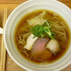 煮干醤油らぁ麺¥780／細麺