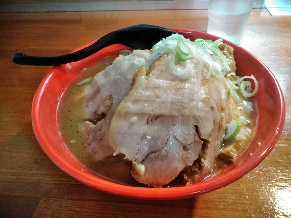 「豚入りラーメン(麺200g)+豚2枚マシ」@麺屋 もりのの写真