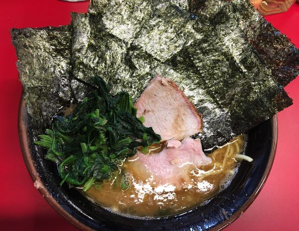 「ラーメン 中盛り 海苔 ライス Beer」@柏 王道家の写真
