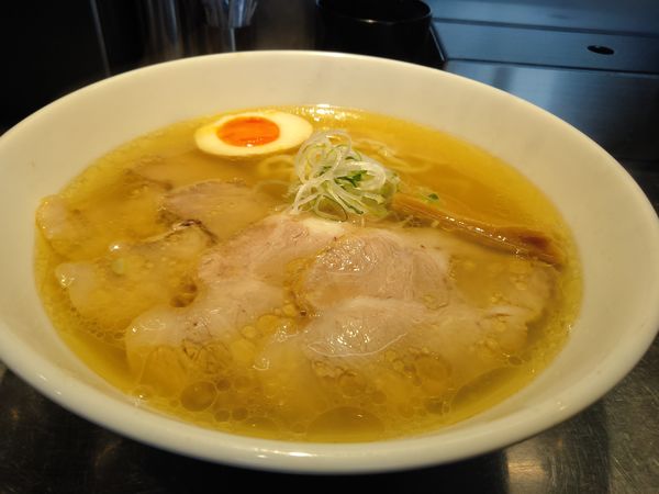 「塩チャーシューめん９００円」@自家製麺 らあめん吟の写真