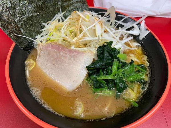 「ラーメン＋白髪ねぎ」@横濱家系ラーメン 勝鬨家の写真