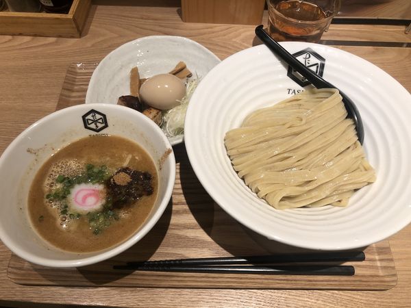 「たすき流　つけ麺　全部のせ」@麺屋 襷の写真