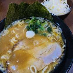 ラーメン 700円
