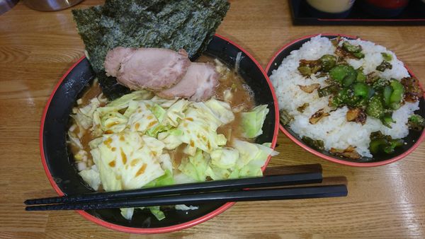 「ラーメン＋キャベツ」@麺家 紫極の写真