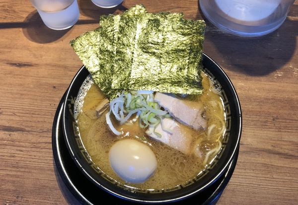 「特製中華そば」@東京煮干中華そば 三三㐂 大森の写真