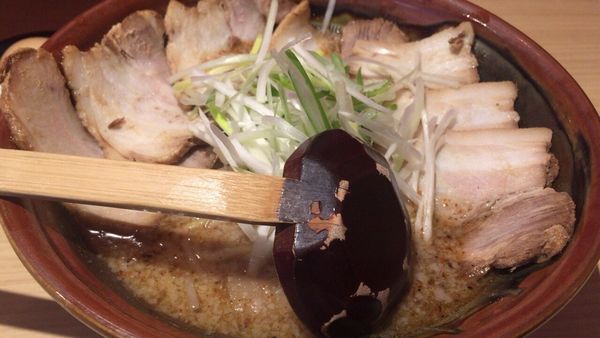 「ピリ辛醤油チャーシューラーメン」@むてっぽうの写真