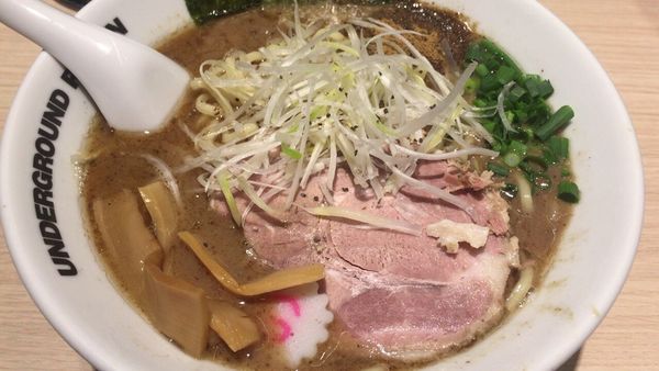 「ラーメンM」@TOKYO UNDER GROUND RAMEN 頑者の写真