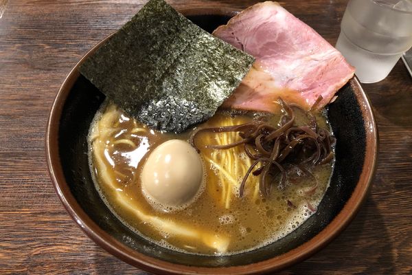 「豚骨ラーメン+味玉」@麺屋 真心の写真