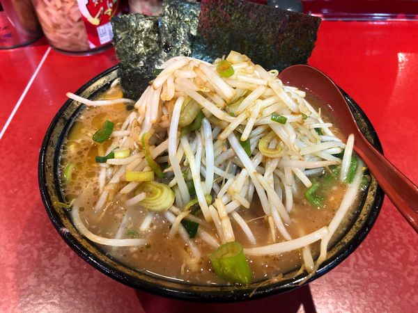 「チャーシュー麺中盛りネギモヤシトッピング」@厚木家の写真
