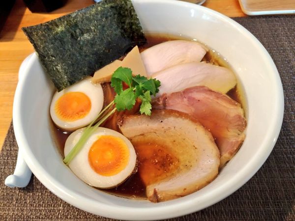 「特製 鶏醤油らぁ麺」@らぁ麺 やな木の写真