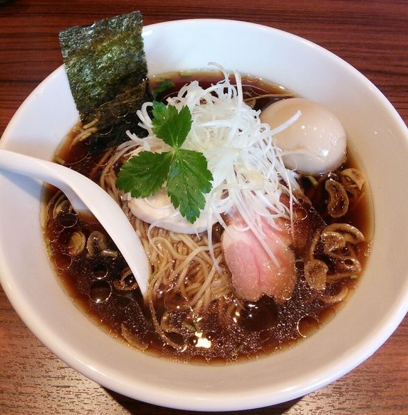 「醤油＋味玉　８００＋１００円」@紬生の写真