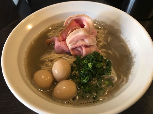 「【限定】伊勢海老そば＋うずらの卵」@灰汁中華 丿貫 福富町本店の写真