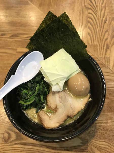 「豚骨塩　味玉トッピング」@らあめん 万咲 松本店の写真