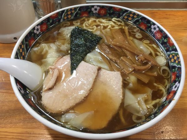 「ワンタン麺　大盛」@春木屋 荻窪本店の写真