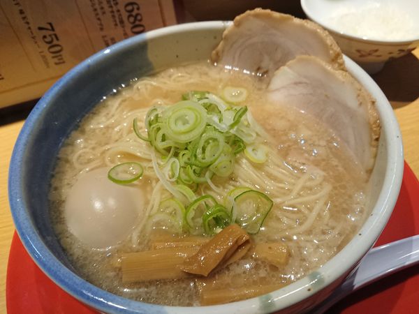「しじとん 750円＋味玉 100円」@らーめん たかしまの写真
