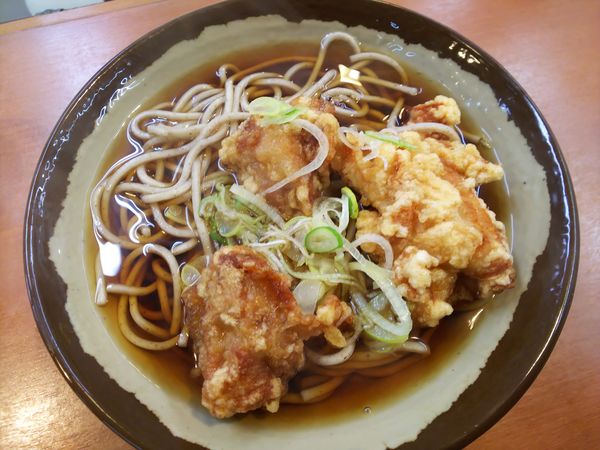 「鳥唐揚げそば 390円」@亀有そばの写真