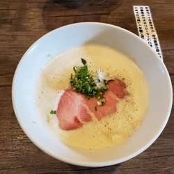 TORI白湯ラーメン