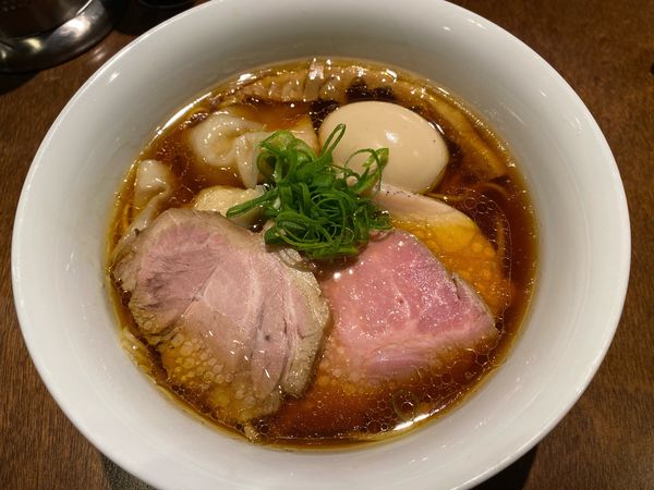 「特製醤油らぁめん」@らぁ麺 すぎ本の写真