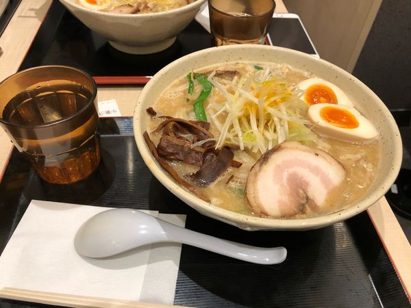 「特製バリ味噌ラーメン」@つじ田 味噌の章 東京駅店の写真