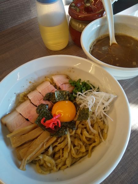「ド煮干しまぜそば750円まぜそば煮干しスープ80円」@東大和ラーメン大冬樹Season2の写真