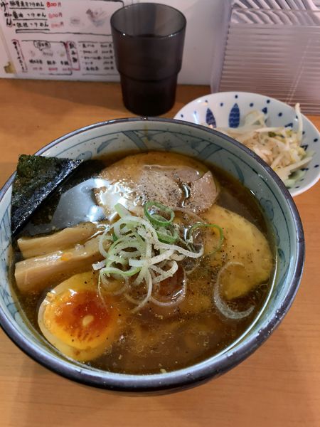 「醤油らーめん」@焦がしねぎらーめん 葱次郎 大宮西口店の写真