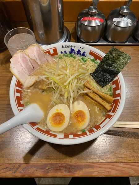 「東京とんこつ得入り」@屯ちん 池袋本店の写真
