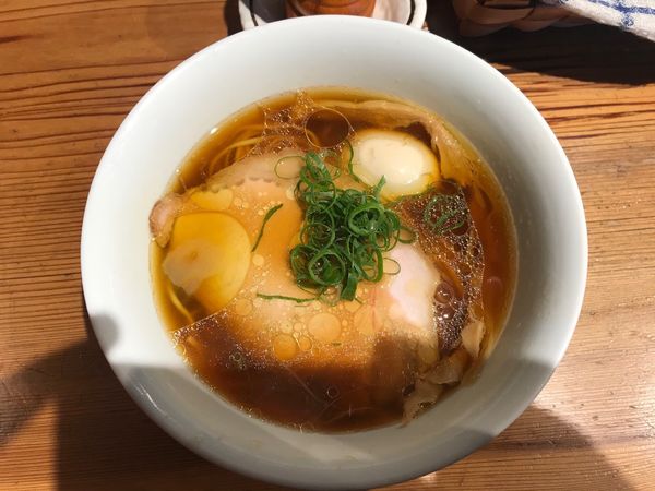 「味玉醤油ラーメン」@ラーメン屋 トイ・ボックスの写真