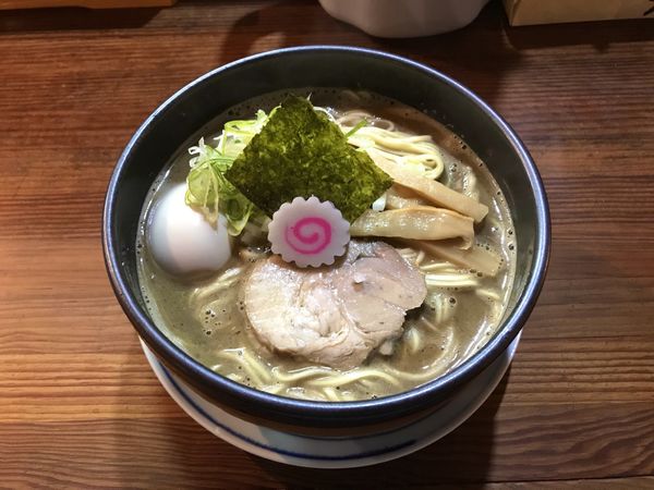 「濃いニボ大盛り煮卵」@煮干しラーメン 弐庵の写真