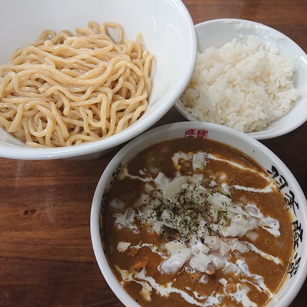 「限定A羽釜マイルドカレーつけ麺中1000円、ライス200円」@麺屋庄太 津久井浜店の写真