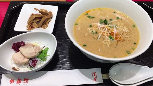 「担々麺セット８８０円」@新橋亭 東急渋谷総菜店 イートインの写真