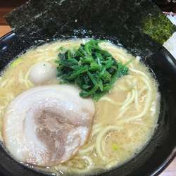 ラーメン(醤油) 　550円　硬め