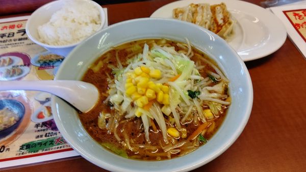 「（平日限定）野菜ラーメン&半ぎょうざセット1010円」@札幌ラーメン 満北亭 瑞穂店の写真