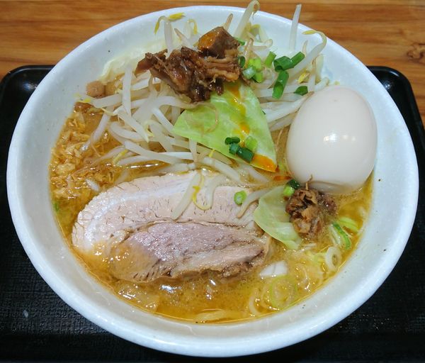 「【限定】北海道みそらーめん＋味玉」@つけめん・らーめん・煮干そば 金狼の写真