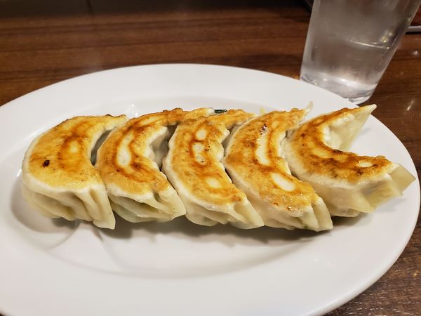 「ギョウザ」@龍味 横浜トーヨー街店の写真