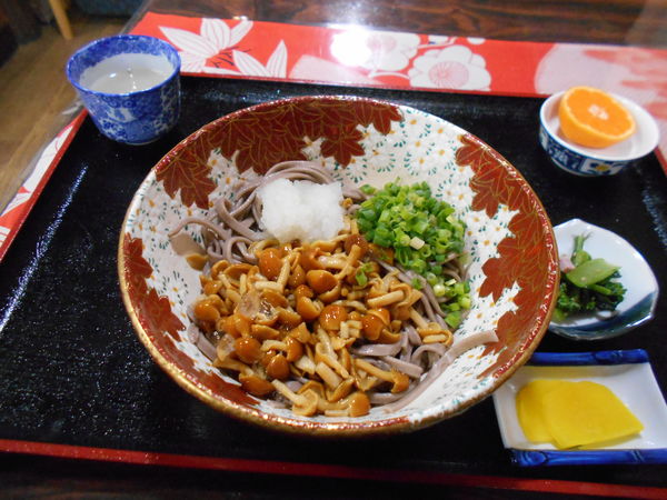 「なめこそば・冷」@きたみち庵の写真