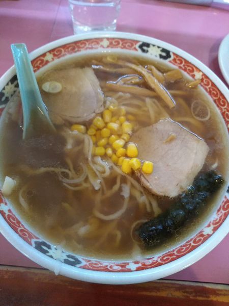 「しょうゆらーめん 610円 ミニ炒飯 (無料) 餃子190円」@らーめん きむらの写真