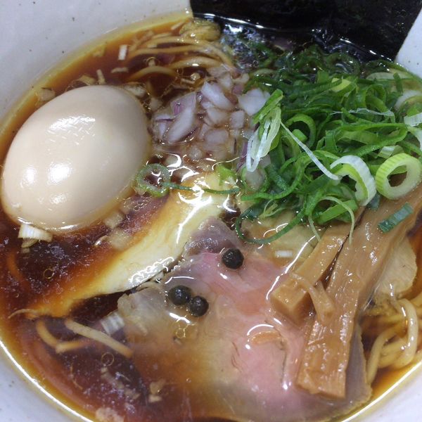 「燻製卵醤油¥900」@麺や 魁星の写真