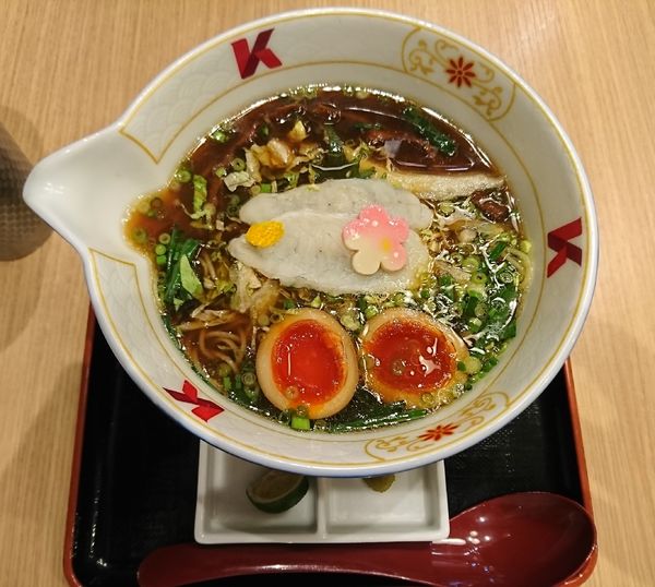 「ふぐだし醤油らーめん美味玉入り(1460円)」@ふぐだし潮 八代目けいすけ 東急プラザ銀座店の写真