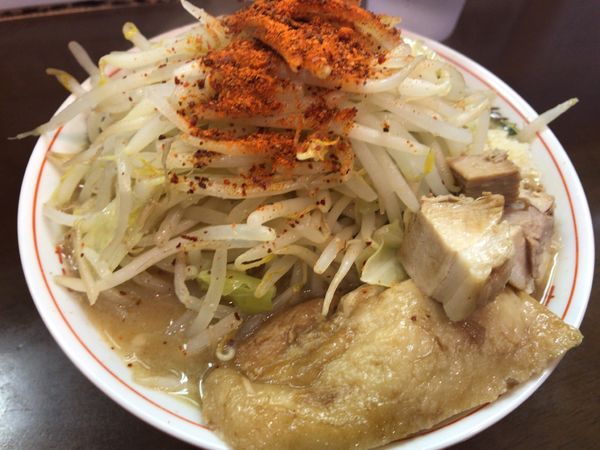 「ラーメン麺少な目ヤサイニンニク火の粉700円」@自家製麺 まさきの写真